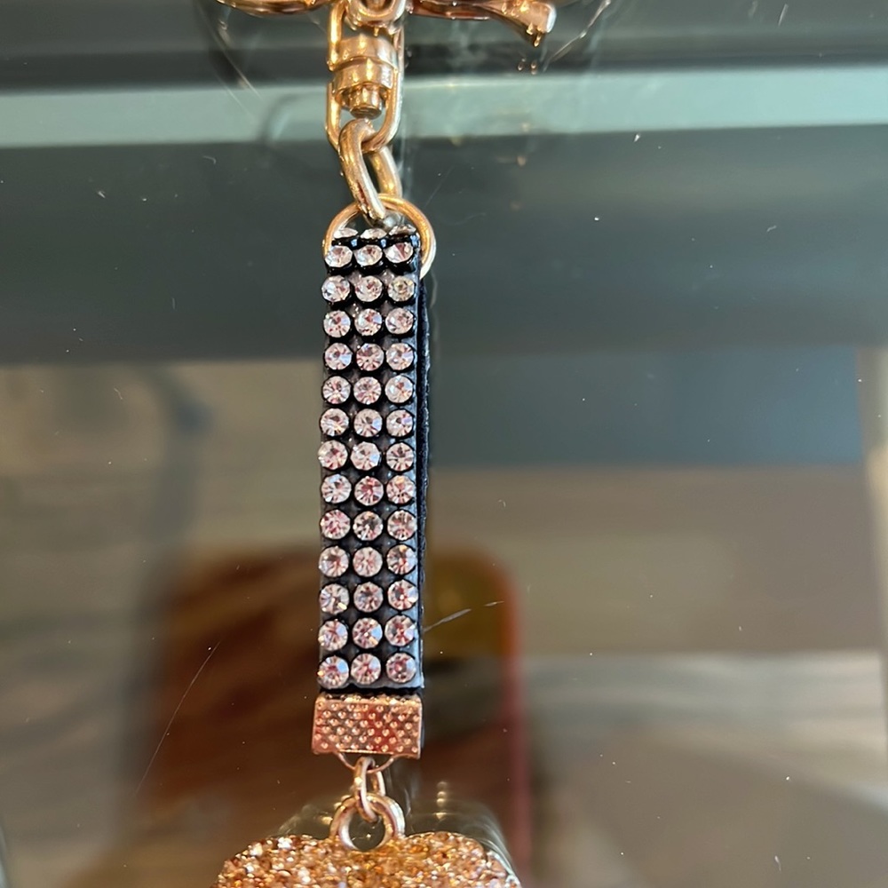 Gold Heart w/Crystals Keychain - Picture 3 of 6